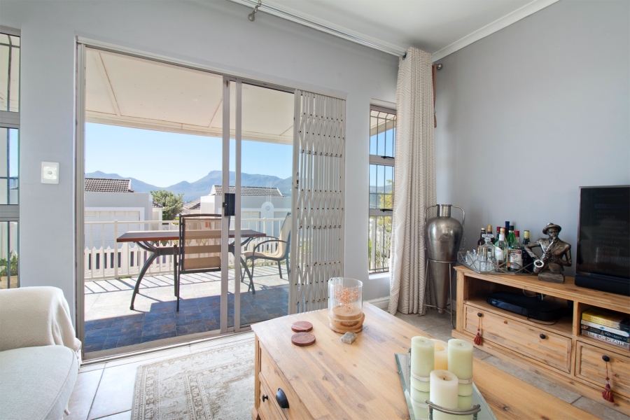 To Let 2 Bedroom Property for Rent in Capri Western Cape